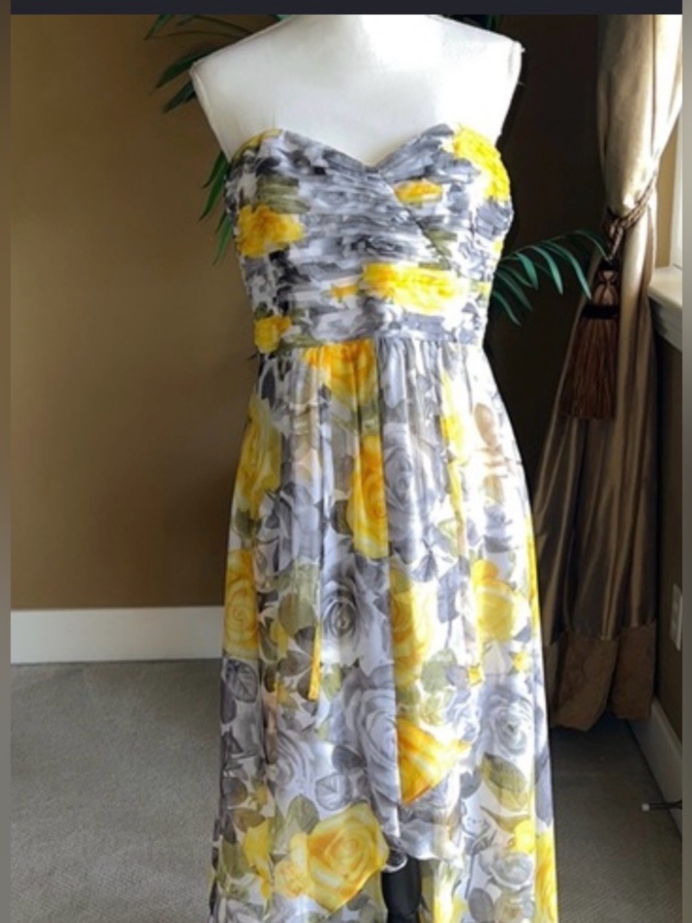 Laundry by Shelli Segal floral strapless dress with high low Size 4